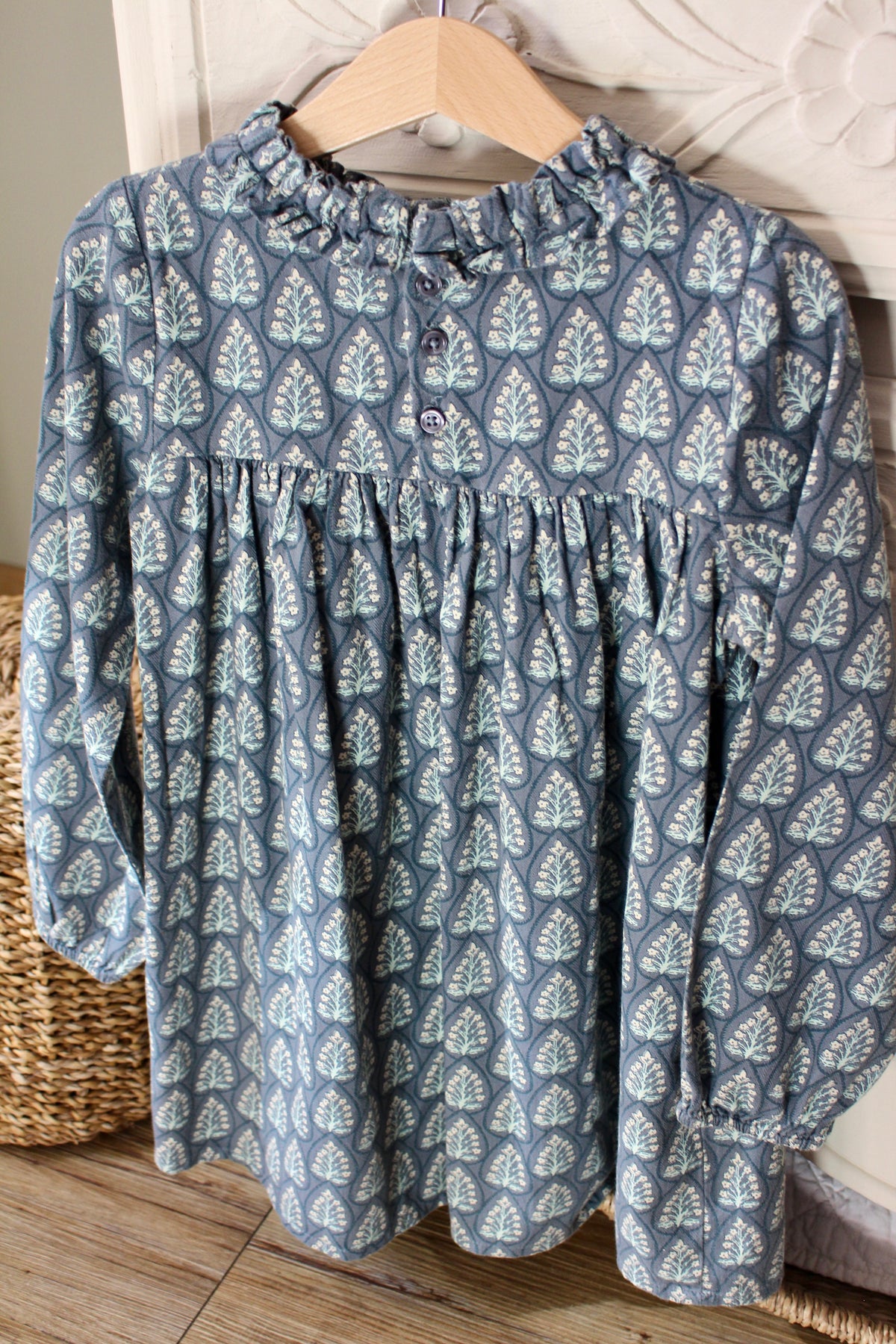 Robe Nine